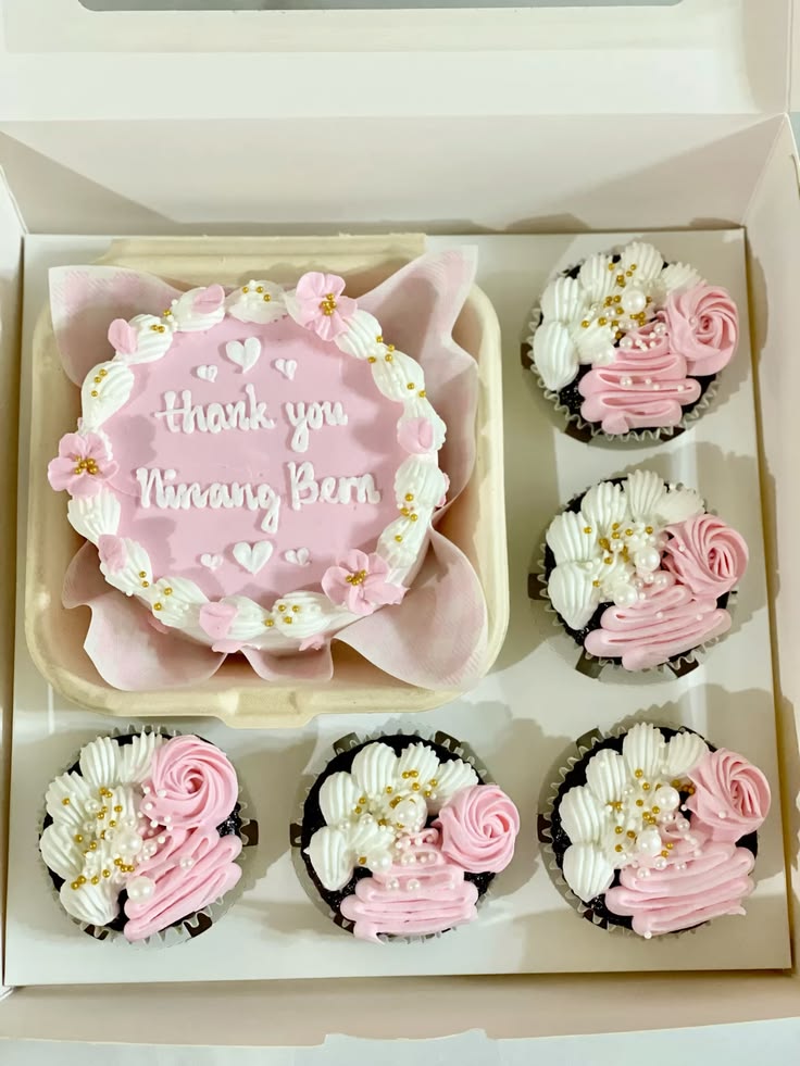 Thank You Cakes — Coco Crave Lahore Thank You Cakes by Coco Crave — premium thank you cakes delivered in Lahore