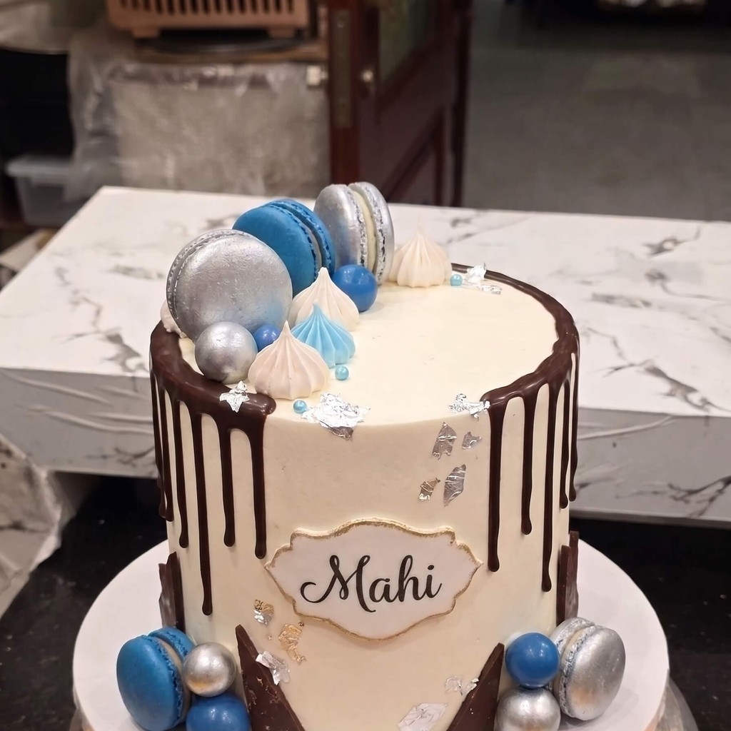 Two Pound Cakes — CocoCrave.pk Lahore