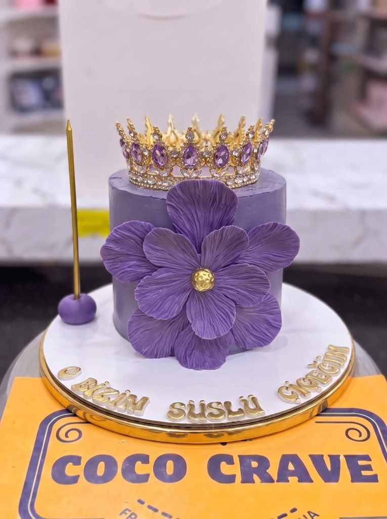 Purple Flower Crown Cake in Lahore