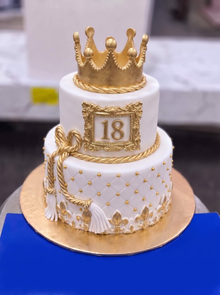 White Gold Eighteen Crown Cake in Lahore
