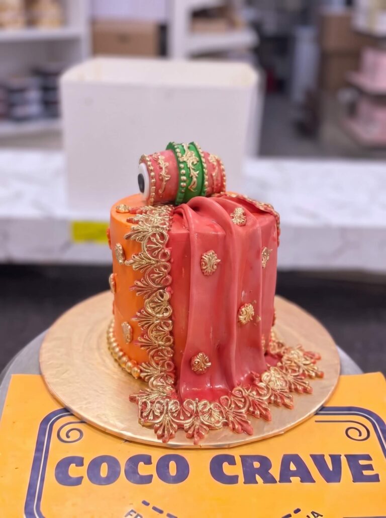 Mehndi Dholki Cake in Lahore