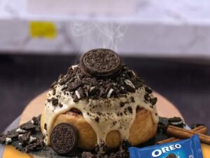Vanilla Oreo Cream Cheese Cinnamon Roll in Lahore by CocoCrave.pk