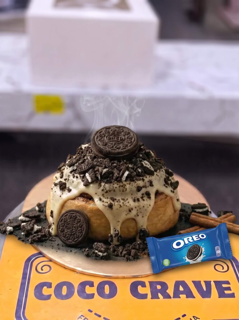 Vanilla Oreo Cream Cheese Cinnamon Roll in Lahore