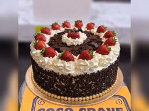 Chocolate Strawberry Cream Cake in Lahore — CocoCrave Lahore