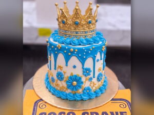 Blue Floral Drip Crown Cake in Lahore