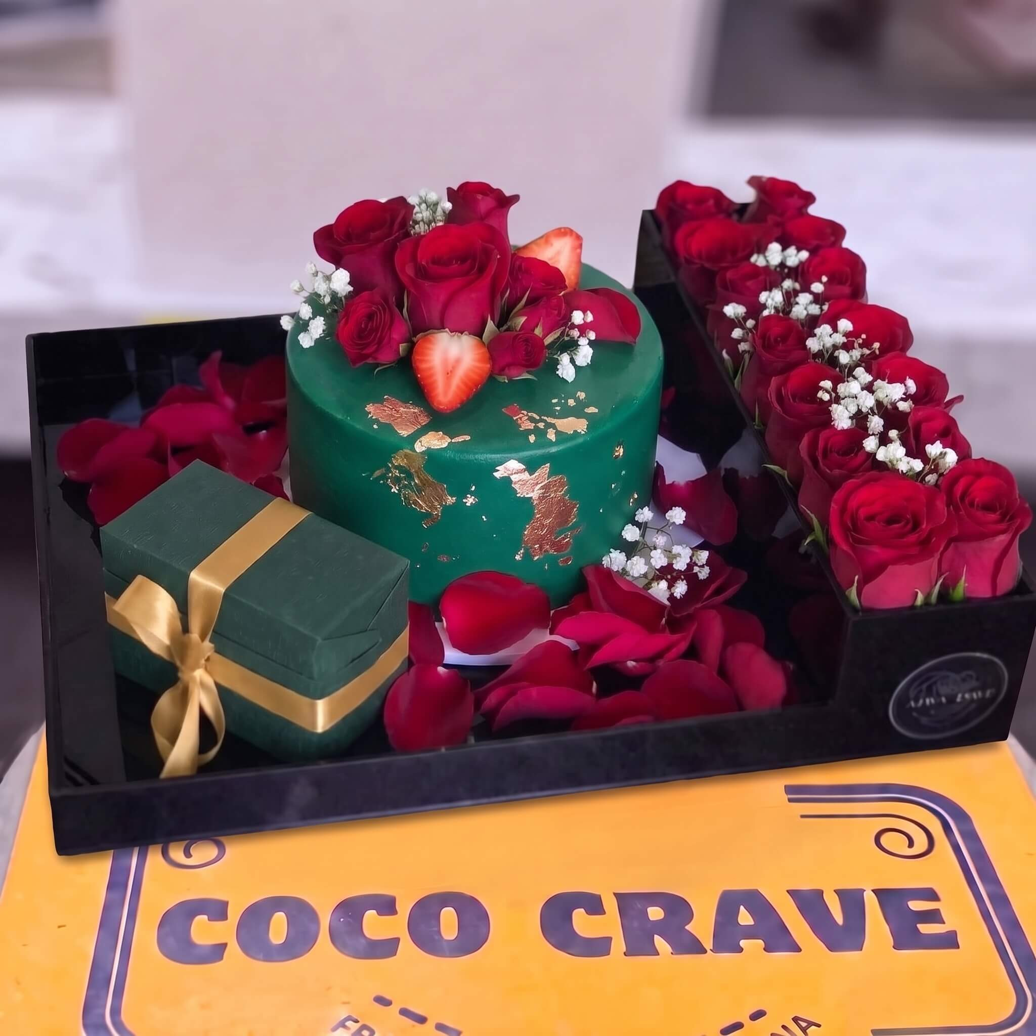 Emerald Heart Cake with Roses Gift Box in Lahore Emerald Heart Cake with Roses Gift Box in Lahore — CocoCrave Lahore