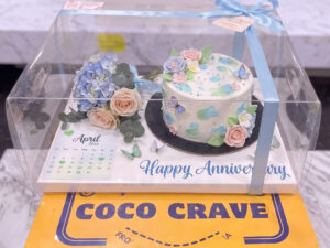Floral Cake and Roses in Clear Gift Box in Lahore