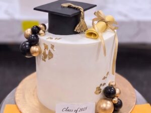 Graduation Cap Cake in Lahore