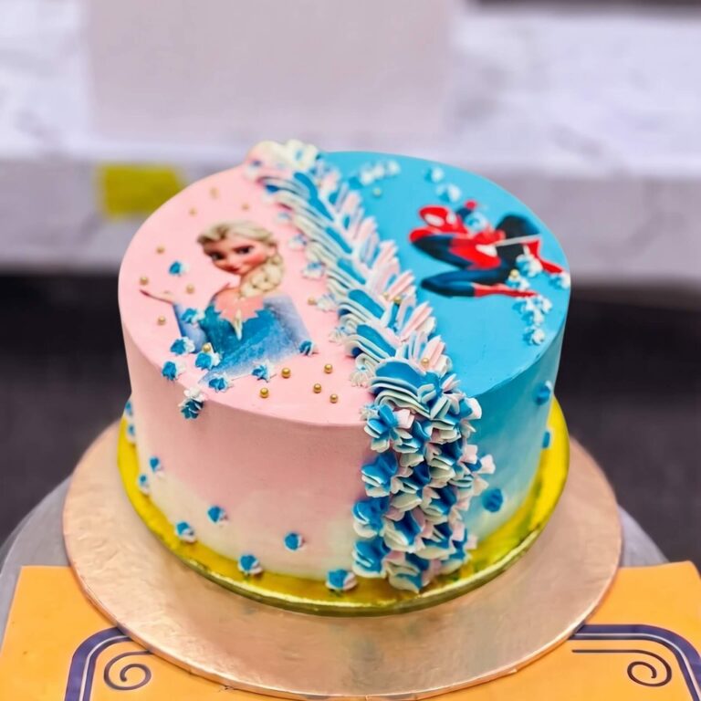 Half Frozen Half Car Sibling Cake in Lahore