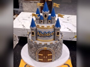 Luxury Birthday Cake in Lahore
