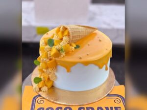 Mango Slices Cream Cake in Lahore