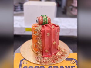 Mehndi Dholki Cake in Lahore