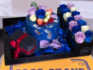 Navy Strawberry Cake and Rose Gift Set in Lahore