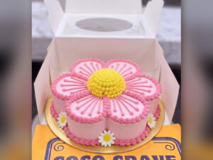 Pink Daisy Shaped Birthday Cake in Lahore — CocoCrave.pk Lahore