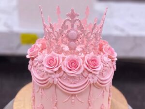 Pink Rose Tiara Crown Cake in Lahore