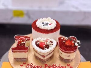 Red Velvet Mini Cakes Trio in Lahore