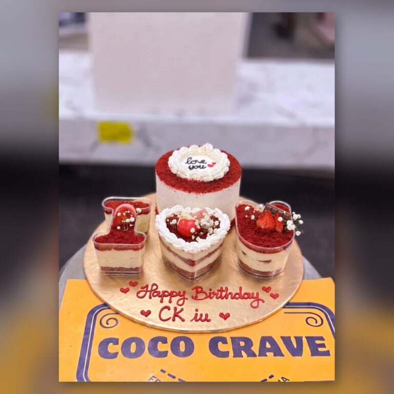 Red Velvet Mini Cakes Trio in Lahore