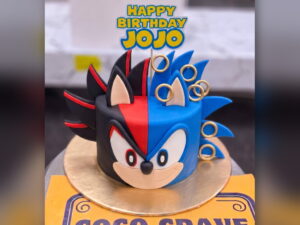 Sonic and Shadow Split Face Cake in Lahore