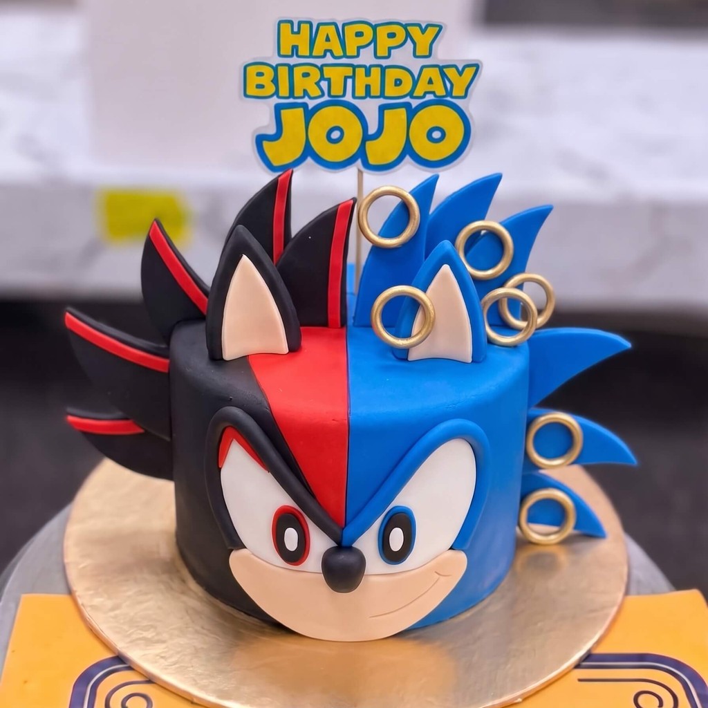 Sonic and Shadow Split Face Cake in Lahore — CocoCrave.pk Sonic and Shadow Split Face Cake in Lahore by CocoCrave.pk — single tier Sonic character cake in Blue
