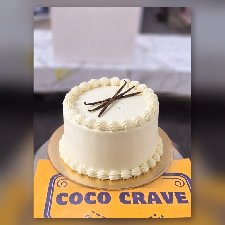 Custom Vanilla Cakes Design Cake Delivery Lahore - CocoCrave.pk