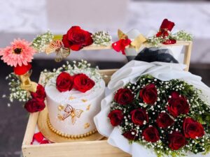 White Mini Cake and Red Rose Bouquet Gift Set in Lahore