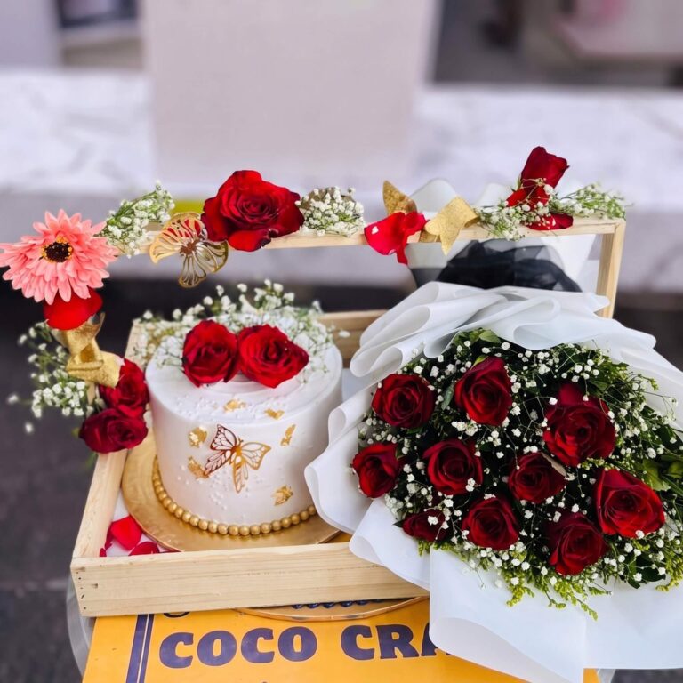 White Mini Cake and Red Rose Bouquet Gift Set in Lahore
