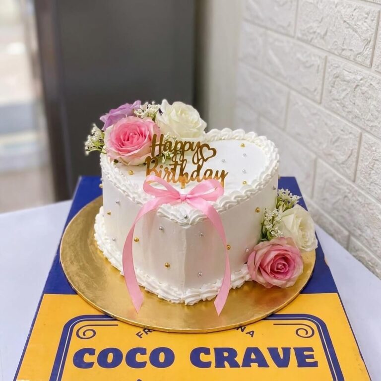 White Pink Rose Heart Cake in Lahore
