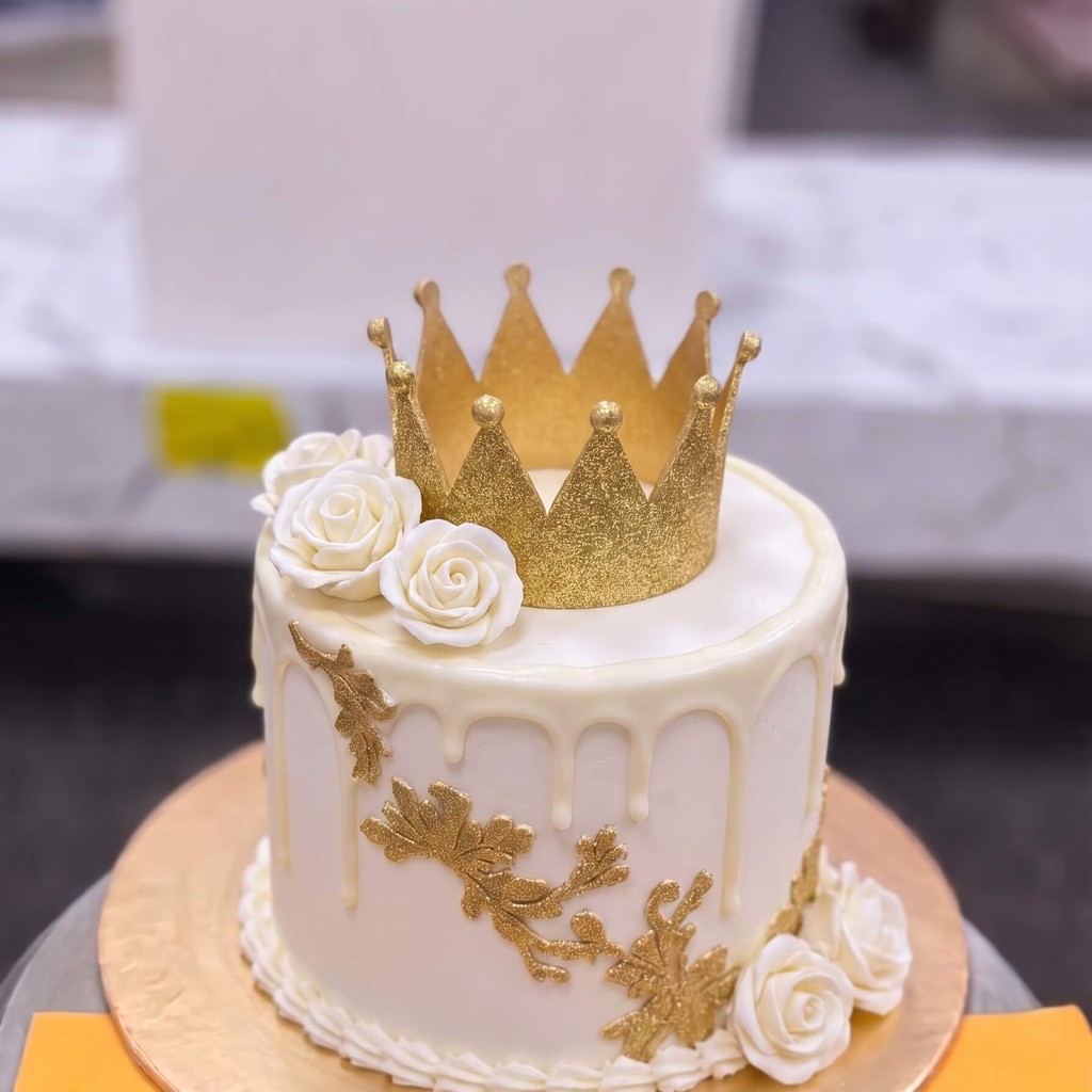 White Rose Gold Drip Crown Cake in Lahore — Cococrave Lahore