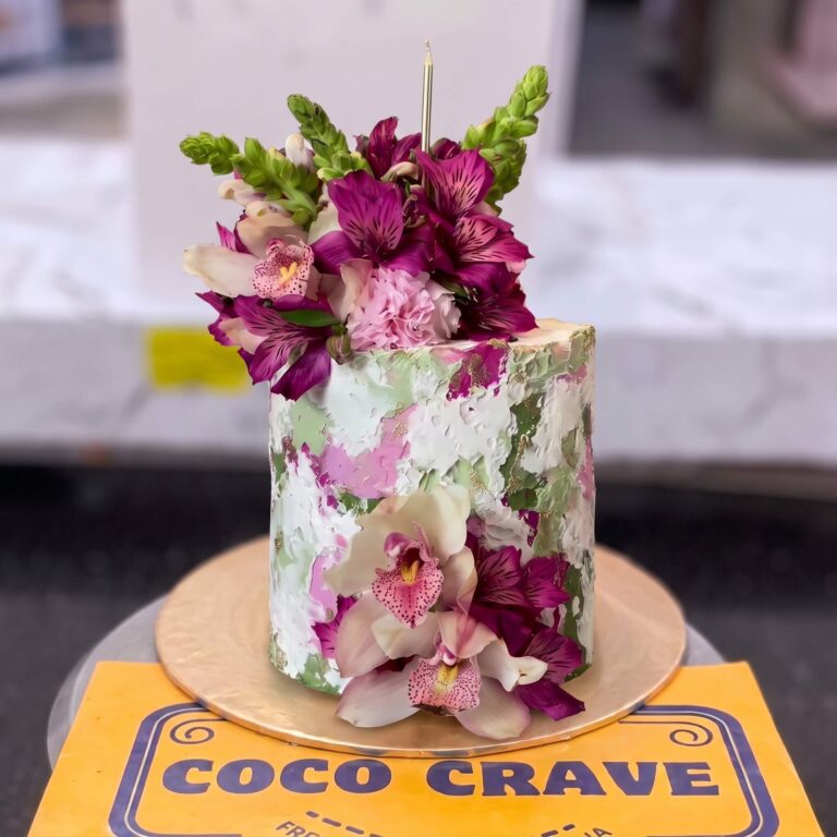 Pastel Orchid Palette Knife Cake in Lahore