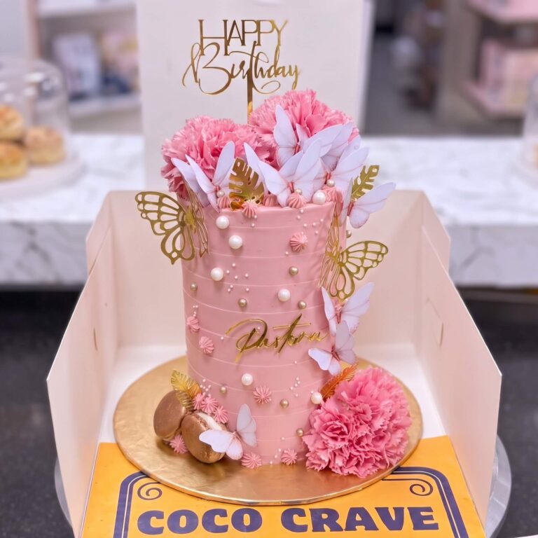 Blush Carnation Fresh Birthday Cake in Lahore
