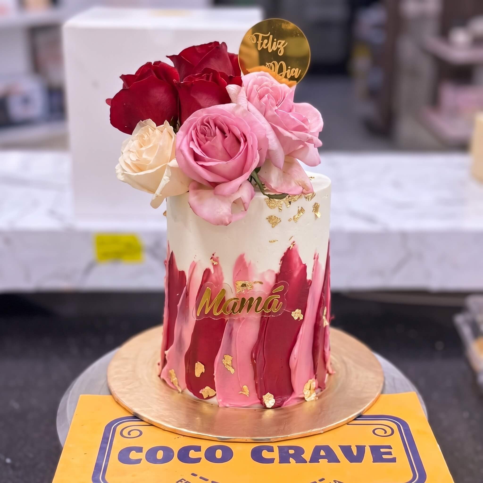 Red Fresh Rose Mother's Day Cake in Lahore Red Fresh Rose Mother's Day Cake in Lahore