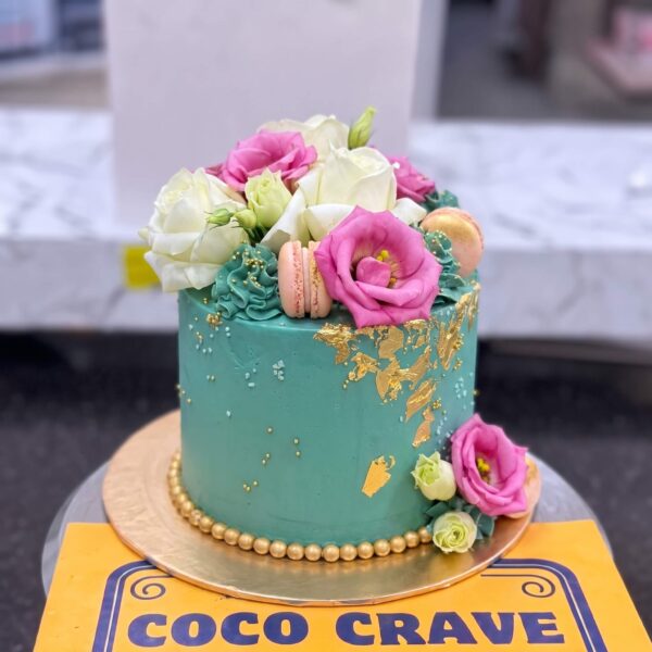 Teal Rose Fresh Floral Cake in Lahore