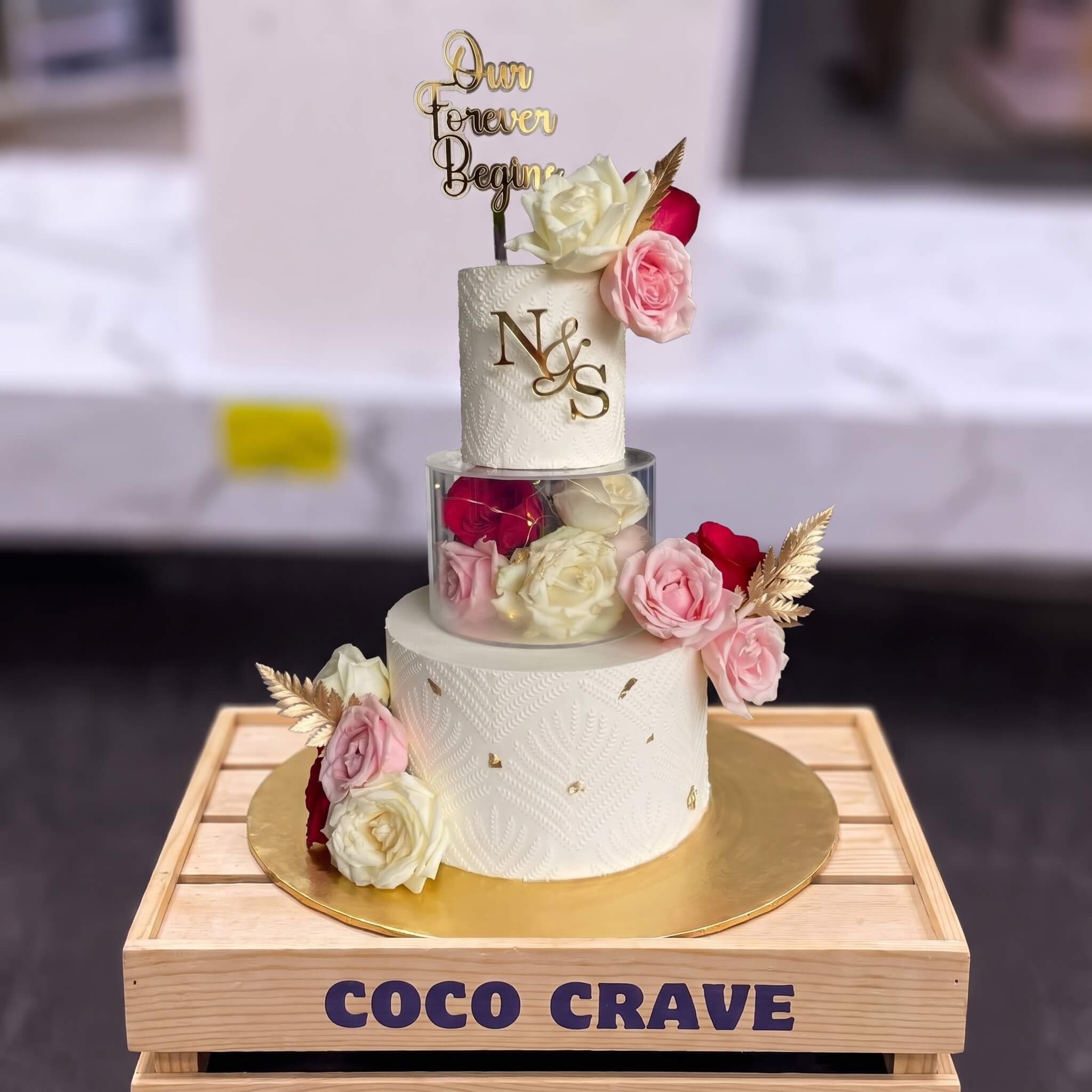White Fresh Rose Two Tier Cake in Lahore White Fresh Rose Two Tier Cake in Lahore