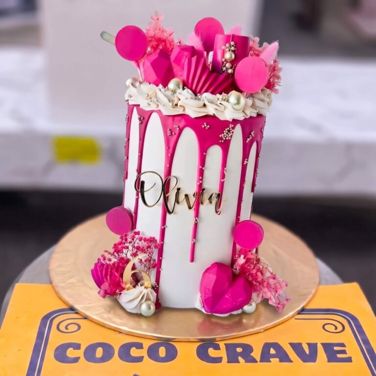 Other Baby’s Breath Drip Cake in Lahore